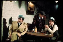 Henry (Paul Newman, r.) und Johnny (Robert Redford, M.) er&ouml;ffnen einen Buchmacherladen, in dem Lonnegan (Robert Shaw, l.) in die Falle gehen soll ...