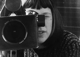 Blick in die 16mm-Kamera bei der Filmstunde im Luisengymnasium 1968.