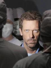 Dr. Greg House (Hugh Laurie), Spezialist für Infektionskrankheiten. Dr. Greg House (Hugh Laurie), Spezialist für Infektionskrankheiten.