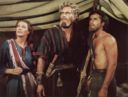 L-R: Sephora (Yvonne De Carlo), Moses (Charlton Heston), Joshua (John Derek).