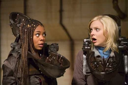 S&auml;gen oder Nichts&auml;gen, das ist hier die Frage: Cindy Campbell (Anna Faris, r.) und Brenda (Regina Hall, l.) ...