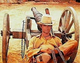 Nobody moechte der groesste Held des Wilden Westens werden. Sein imposantes Schiessgeraet ist da schon mal ein guter Anfang.