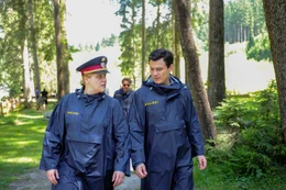 Inspektorin Franziska Heilmayr (Stefanie Reinsperger), Kommissar Merana (Manuel Rubey).