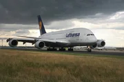 A380 auf dem Frankfurter Flughafen. A380 auf dem Frankfurter Flughafen.