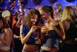 L-R:Honey Daniels (Jessica Alba), Gina (Joy Bryant)