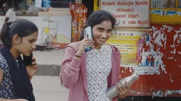 L&auml;ngst das Wichtigste im Alltag Indiens: das Smartphone