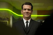 Kay (Josh Brolin)