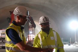 Bringt der Tunnel Entlastung f&uuml;r den Brennerpass? Die BBT-Mitarbeiter Andrea Lussu (li.) und Romed Insam (re.) sind davon &uuml;berzeugt.