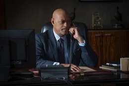 Vick Wallinger (Laurence Fishburne)