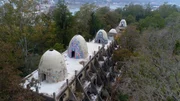 Das Ashram des Maharishi war ein Ort, an den Menschen kamen, um zu meditieren.