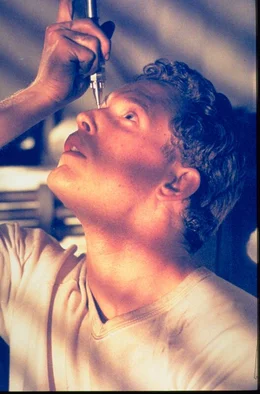 Gefangen auf einem fremden Planeten im Jahre 2676, w&uuml;rde William J. Johns (Cole Hauser) alles tun, um selbst zu &uuml;berleben. Selbst vor einer Kinderopferung w&uuml;rde er nicht zur&uuml;ckschrecken.