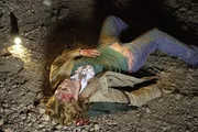 Ina (Anna Luise Kiss) ist in einer Höhle abgestürzt und braucht dringend ärztliche Hilfe.