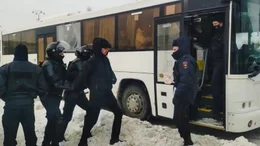 Regimekritikern oder Gegnern des russischen Angriffskriegs, die sich &ouml;ffentlich &auml;u&szlig;ern, droht Gef&auml;ngnis.