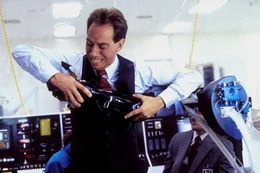 Ma&szlig;geblich an der "Geburt" des Robocop beteiligt: Robert Morton (Miguel Ferrer) ...