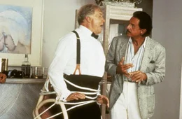 Gangster haben Kommandant Lassard (George Gaynes, li.) entf&uuml;hrt.