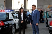 Ein neuer Fall beschäftigt: Teresa Lisbon (Robin Tunney, l.) und Patrick Jane (Simon Baker, r.) ... Ein neuer Fall beschäftigt: Teresa Lisbon (Robin Tunney, l.) und Patrick Jane (Simon Baker, r.) ...