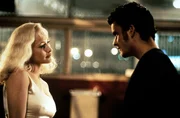 6. Als Pete Dayton (Balthazar Getty, li.) sich auf eine Aff&auml;re mit der hinreissenden Alice Wakefield (Patricia Arquette) einl&auml;sst, beginnt er ein Spiel mit dem Feuer. Denn Alice ist die Geliebte des brutalen Gangsters Mr. Eddy.