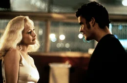 6. Als Pete Dayton (Balthazar Getty, li.) sich auf eine Aff&auml;re mit der hinreissenden Alice Wakefield (Patricia Arquette) einl&auml;sst, beginnt er ein Spiel mit dem Feuer. Denn Alice ist die Geliebte des brutalen Gangsters Mr. Eddy.
