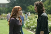 Claire Fisher (Lauren Amrose) im Gespr&auml;ch mit Russel (Ben Foster).