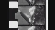 Das Filmmaterial zeigt die brennende Hindenburg in ihren dramatischen letzten Sekunden: Das Luftschiff verglüht in weniger als einer Minute.