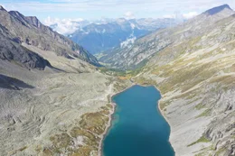 Der D&ouml;sener See bei Mallnitz mit dem Arthur-von-Schmidhaus.