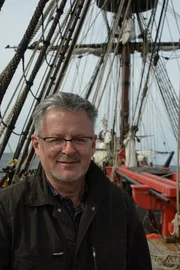 Christopher Clark an Bord der "Endeavor", dem Schiff von James Cook. Christopher Clark an Bord der "Endeavor", dem Schiff von James Cook.