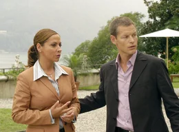 Rita (Simone Thomalla) befindet sich auf einem "Benimm-Seminar" am Comer See und bekommt &uuml;berraschend Besuch von ihrem Verlobten Paul (Steffen Wink).