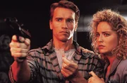 Douglas Quaid / Hauser (Arnold Schwarzenegger), Lori (Sharon Stone)