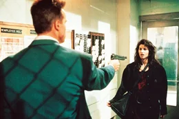 Ivan Danko (Arnold Schwarzenegger), Cat Manzetti (Gina Gershon)