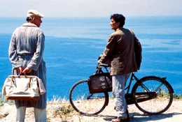 Filmstill - Editorial Use Only "Postino, Il" Philippe Noiret, Massimo Troisi � 1994 Miramax      HANDOUT / EDITORIAL USE ONLY! / MAY NOT BE PUBLISHED IN BOOKS AND ILLUSTRATED BOOKS! Please note: Fees charged by the agency are for the agency�s services only, and do not, nor are they intended to, convey to the user any ownership of Copyright or License in the material. The agency does not claim any ownership including but not limited to Copyright or License in the attached material. By publishing this material you expressly agree to indemnify and to hold the agency and its directors, shareholders and employees harmless from any loss, claims, damages, demands, expenses (including legal fees), or any causes of action or allegation against the agency arising out of or connected in any way with publication of the material.