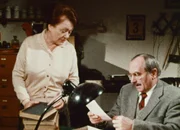 Ermittlungen im Zweiertakt: Margrit Rainer als Rosa Emmenegger, Ruedi Walter als Max Männdli Ermittlungen im Zweiertakt: Margrit Rainer als Rosa Emmenegger, Ruedi Walter als Max Männdli