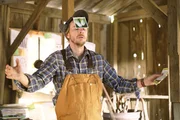 Mike (Dax Shepard)