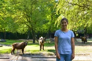 Im Tierpark Hellabrunn lernt Anna Takine kennen. Im Tierpark Hellabrunn lernt Anna Takine kennen.