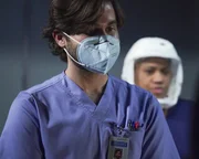 Dr. Levi Schmitt (Jake Borelli)
