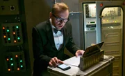 Hacker Benji Dunn (Simon Pegg) ist ein Spezialist auf seinem Gebiet. Mit allen Mitteln probiert er, Hunt zu helfen ...