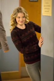 Als Abed sorglos ausplaudert, wie es in der Serie "Bloodlines of Conquest" weitergeht, schwört Britta (Gillian Jacobs) Rache ...