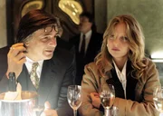 Was weiß Eveliyn Strattmann (Katharina Böhm, r.) über die Geschäfte ihres Mannes mit Igor Borodin (Jiri Bartoska, l.)?