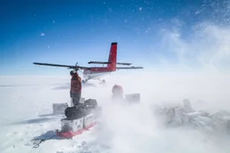 &Uuml;ber 50 Jahre nach Schlie&szlig;ung von Camp Century brachte eine Expedition im Juli 2017 ein internationales Team von Glaziologen an die Stelle, wo die unterirdische Siedlung einst lag. Sie sollen die Qualit&auml;t des Polarkreises bestimmen und auf Gefahren durch R&uuml;ckst&auml;nde der alten Milit&auml;rsiedlung untersuchen.