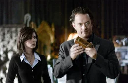 L-R: Sophie Neveu (Audrey Tautou) und Robert Langdon (Tom Hanks)