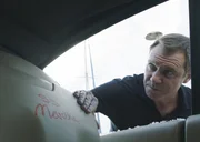 Harry Langford (Chris Vance) muss in jedem Winkel nach seiner Klientin suchen, Ob er sie findet?