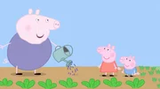 v.li: Grandpa Pig, Peppa Pig, George Pig