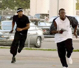Obwohl grundverschieden, sind die Detectives Marcus Burnett (Martin Lawrence, r.) und Mike Lowrey (Will Smith, l.) ein eingespieltes Team