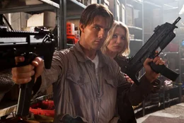Von Feinden umzingelt: June (Cameron Diaz, r.) und Roy (Tom Cruise, l.) ...