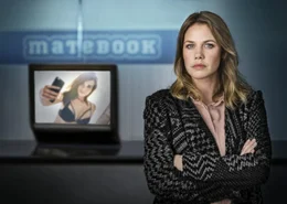 Als ein Nacktbild ihrer 16-j&auml;hrigen Tochter im Internet auftaucht und die Familie erpresst wird, will Charlotte (Felicitas Woll) Gerechtigkeit. Doch je tiefer sie sich in ihren Kampf gegen den Hacker verstrickt, desto mehr bekommt sie die ungeheuerliche Macht des Netzes zu sp&uuml;ren ...