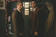 L-R: James Conway (Robert De Niro), Henry Hill ( Ray Liotta)