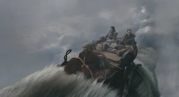 Auf der Flucht vor b&ouml;sen M&auml;chten, die der Welt keinen Frieden bringen wollen: (v.l.n.r.) Aang (Noah Ringer), Katara (Nicola Peltz) und Sokka (Jackson Rathbone) ...