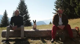 Smartphone-Junkie vs. Handwerker: Vincent (Lambert Wilson, li.) und Pierre (Gr&eacute;gory Gadebois, re.) trennen auch auf kurze Distanz Welten.