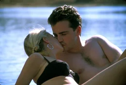 Karen (Jordan Ladd) und Paul (Rider Strong) verbringen einige Tage an einer Waldh&uuml;tte, um mit ihren Freunden ihren Collage-Abschluss zu feiern. B&ouml;se &Uuml;berraschungen erwarten sie.