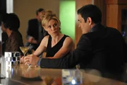 Claire (Julie Bowen) und Phil (Ty Burrell) wollen zum Valentinstag etwas Spannung in ihr Eheleben bringen und entscheiden sich für ein Rollenspiel, bei dem sie sich in einer Hotelbar treffen.