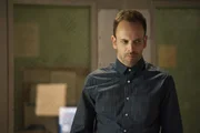 Muss die Wahrheit akzeptieren, dass Irene selbst Moriarty ist: Sherlock Holmes (Jonny Lee Miller) ...